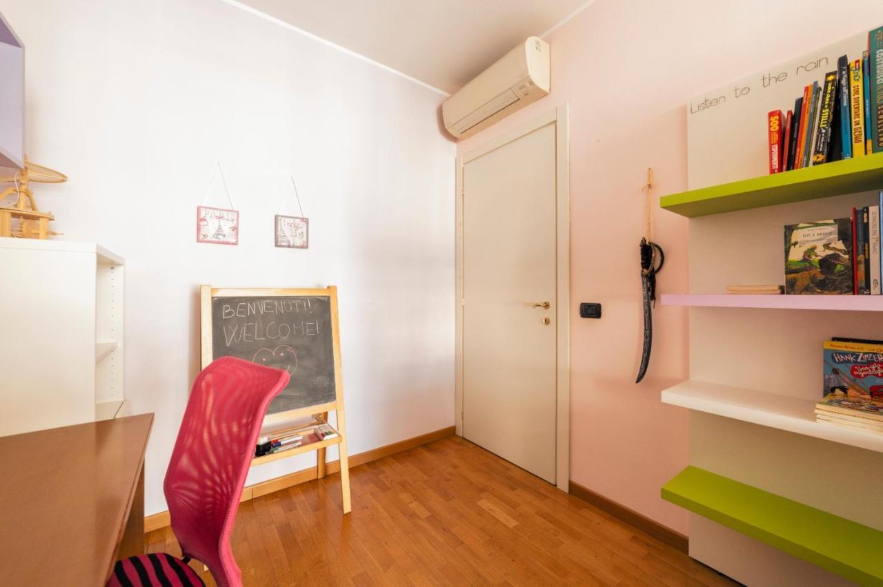 Milano Rogoredo Apartment With Garage Eksteriør bilde