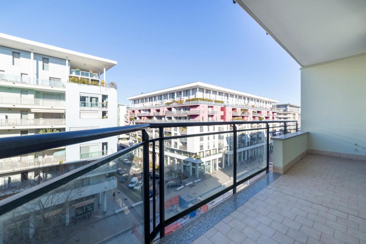 Milano Rogoredo Apartment With Garage Eksteriør bilde